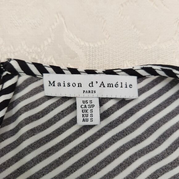 Madison d'Amelie Top Womens Small Black Stripe Pleated Sleeve Blouse Buttons - Picture 5 of 12